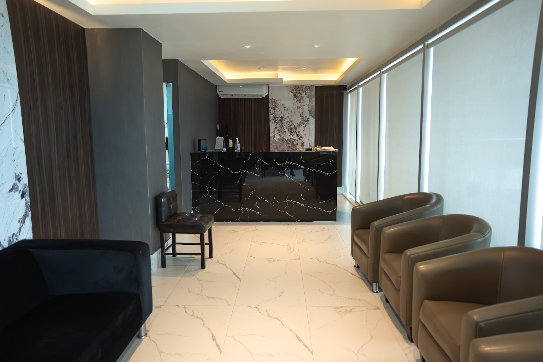 Interior de Centro Dental en Chipinque